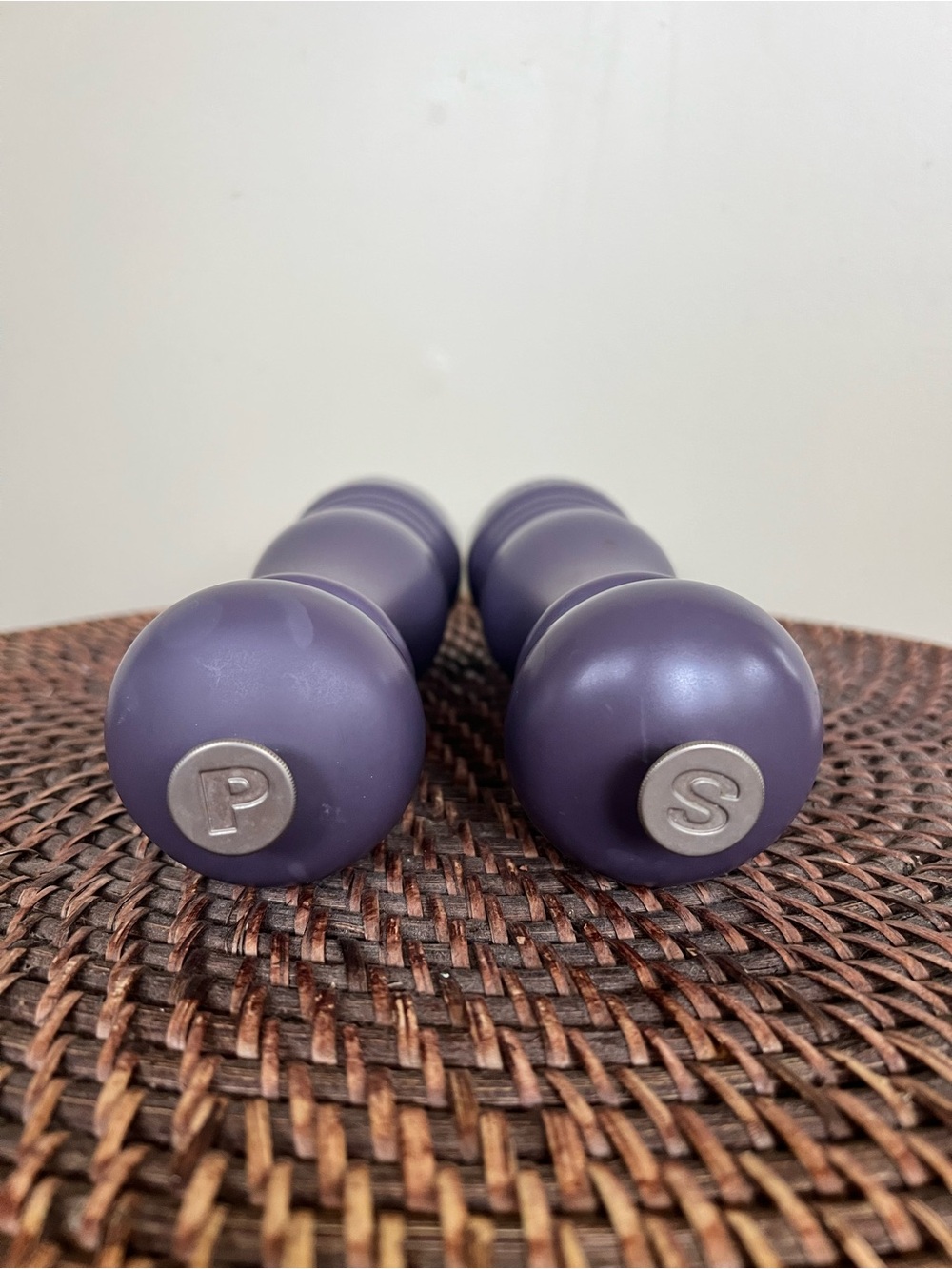 Le Creuset Deep Purple Eggplant Salt and Pepper Mill Set 8” - Picture 3 of 7